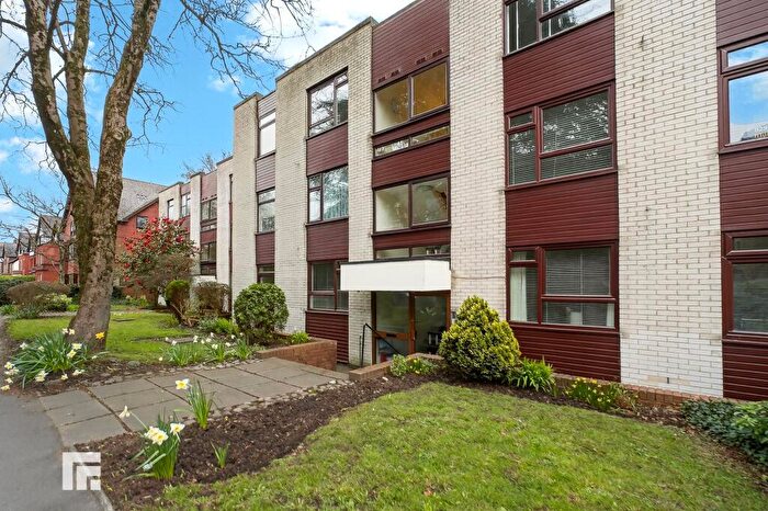 2 Bedroom Flat For Sale In Cardiff Road, Llandaff, CF5