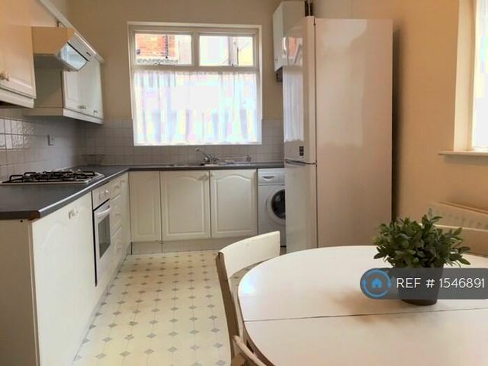 4 Bedroom Terraced House To Rent In Cawdor Road, Manchester, M14