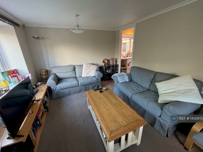 2 Bedroom Flat To Rent In Bellingham Crt, Newcastle Upon Tyne, NE3