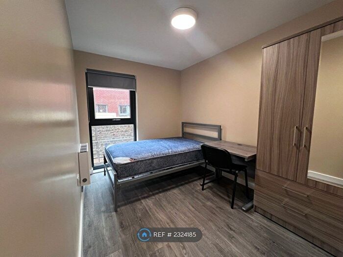 3 Bedroom Flat To Rent In Stokes Croft, Bristol, BS2