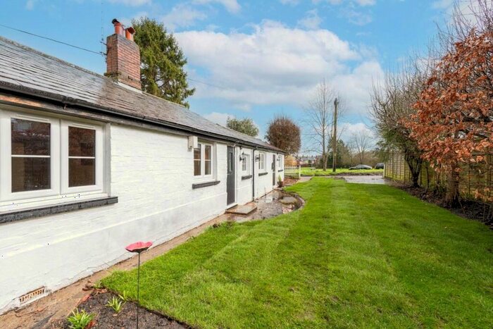 1 Bedroom Bungalow To Rent In Bracken Path, Epsom, Surrey, KT18