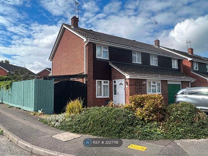 4 Bedroom Semi-Detached House To Rent In Godstow Close, Reading, RG5