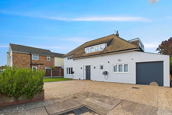 5 Bedroom Detached House For Sale In Reynolds Avenue, Colchester, CO3