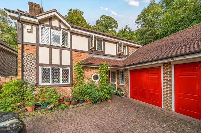 4 Bedroom Detached House For Sale In Birkdale Gardens, Croydon, CR0