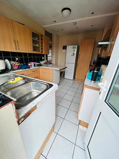 2 Bedroom Flat For Sale In Masons Avenue, Harrow, HA3