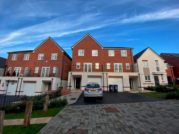 4 Bedroom Semi-Detached House To Rent In Wynne Crescent, Rugby, CV21