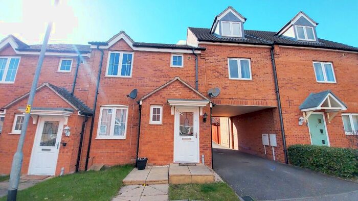 3 Bedroom Town House To Rent In Thorneydene Gardens, Grantham, NG31