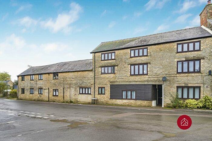 2 Bedroom Flat For Sale In East Street, Fritwell, OX27