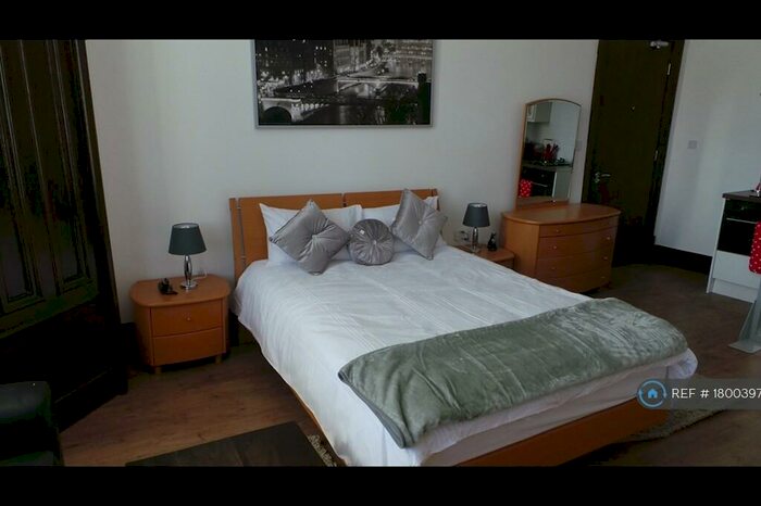 Studio To Rent In Paisley Road West, Glasgow, G51