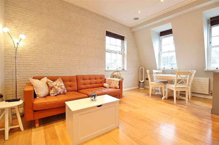 1 Bedroom Flat To Rent In London Road, Atlas House, TW7