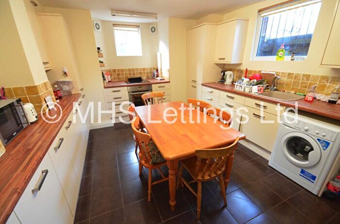 5 Bedroom Terraced House To Rent In Hartley Avenue, Leeds, LS6