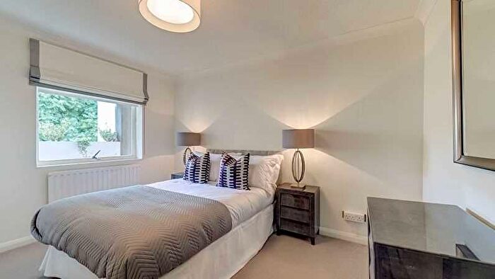 2 Bedroom Flat To Rent In Fulham Road, London, SW3