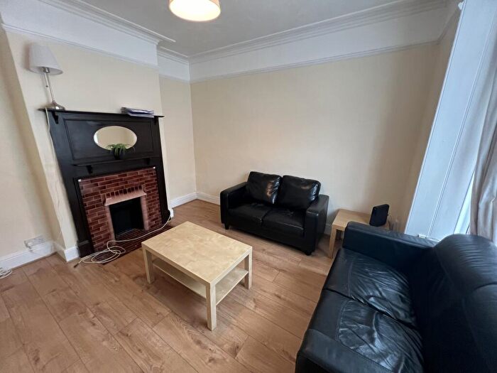 4 Bedroom Terraced House To Rent In Milton Road, SO15
