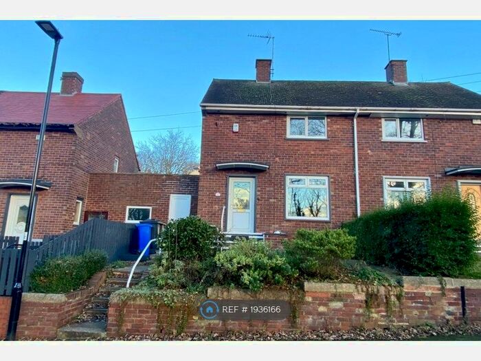 2 Bedroom Semi-Detached House To Rent In Horninglow Close, Sheffield, S5