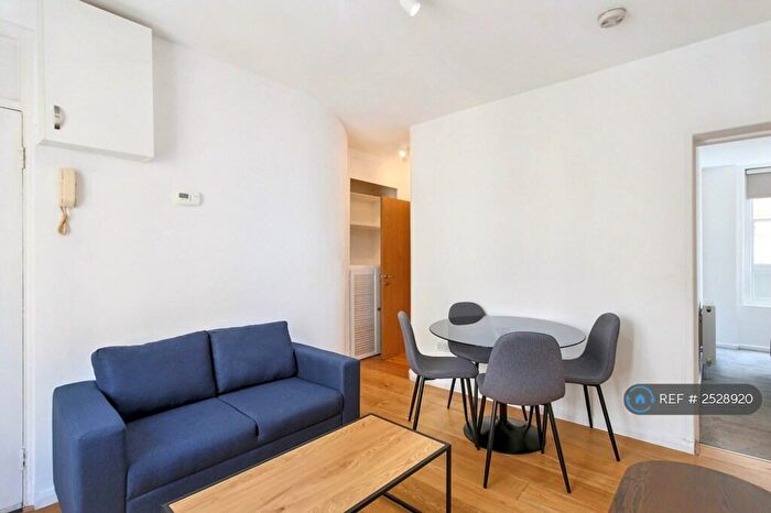 2 Bedroom Flat To Rent In Victoria Chambers, London, EC2A