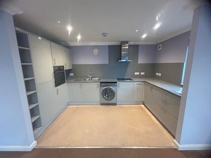 2 Bedroom Flat To Rent In Milton Street, Dundee, DD3
