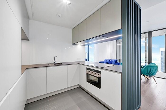 2 Bedroom Flat To Rent In Amory Tower, Marsh Wall, E14