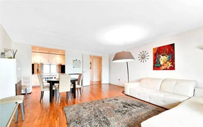 2 Bedroom Flat To Rent In New Providence Wharf, Fairmont Ave, E14