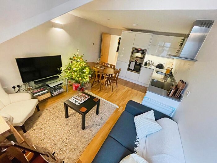1 Bedroom Apartment To Rent In Cambridge Place, CB2
