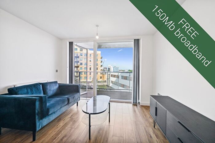 1 Bedroom Flat To Rent In Stylus Place, Hayes, UB3