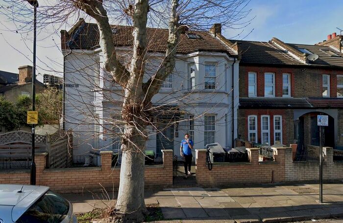 2 Bedroom Flat To Rent In Avondale Road, London, N15