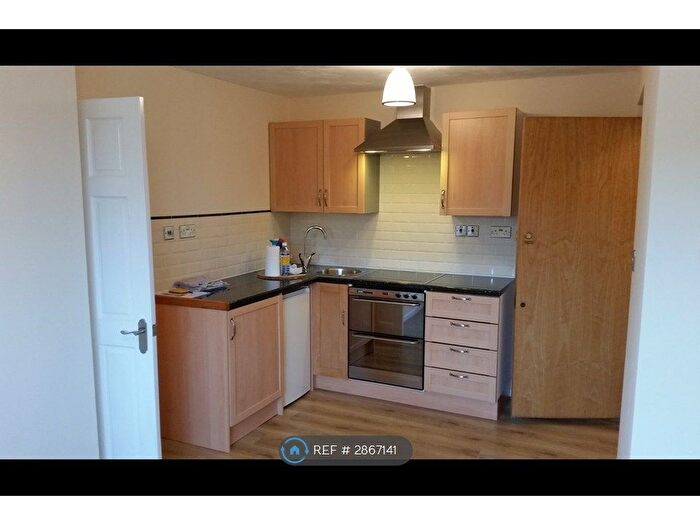 1 Bedroom Flat To Rent In Chalet Hill, Bordon, GU35