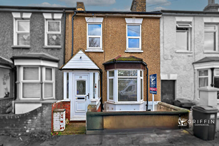 3 Bedroom Terraced House For Sale In Malvern Road, Grays, RM17