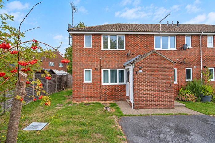 1 Bedroom Flat For Sale In Spruce Avenue, Waterlooville, PO7