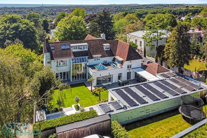 6 Bedroom Detached House For Sale In Tongdean Avenue, Hove, BN3