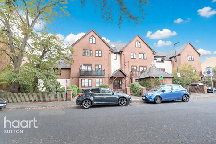 2 Bedroom Apartment For Sale In Thicket Road, Sutton, SM1