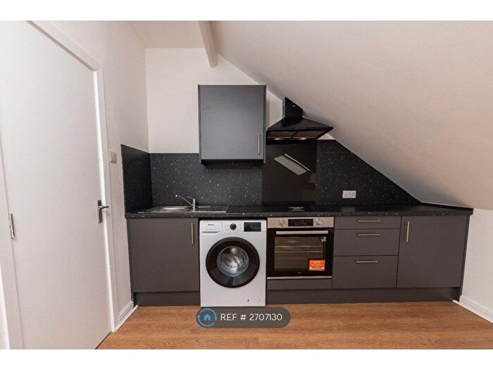 1 Bedroom Flat To Rent In Wickham Street L, Leeds, LS11