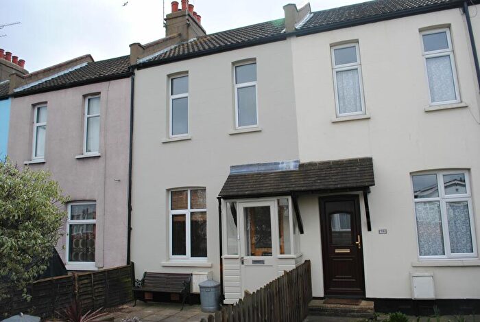 2 Bedroom Cottage To Rent In Leigh Road, Leigh-on-Sea, SS9