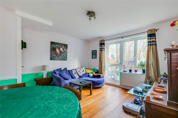 2 Bedroom Maisonette To Rent In Eric Fletcher Court, Essex Road, N1