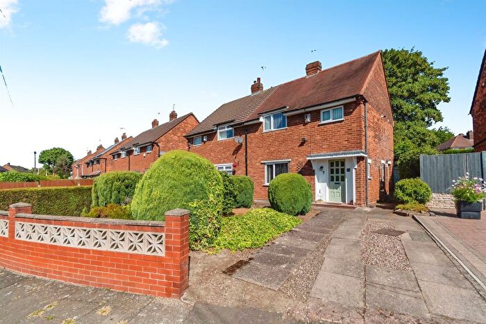 2 Bedroom Semi-Detached House For Sale In Yew Tree Lane, Wednesbury, WS10