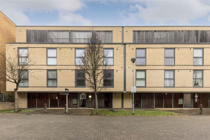 1 Bedroom Flat To Rent In Nightingale Grove, Hither Green, SE13