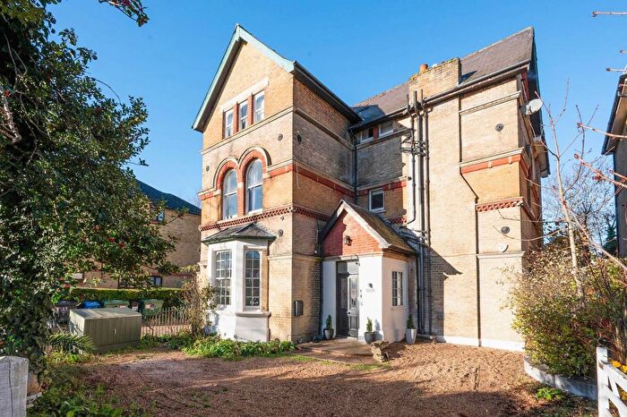 Studio To Rent In The Avenue, Worcester Park, KT4