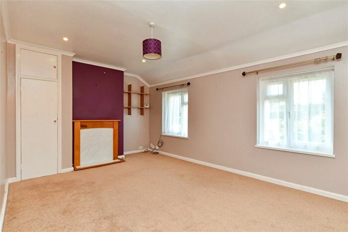 1 Bedroom Flat For Sale In Hawkhurst Road, Coldean, Brighton, East Sussex, BN1