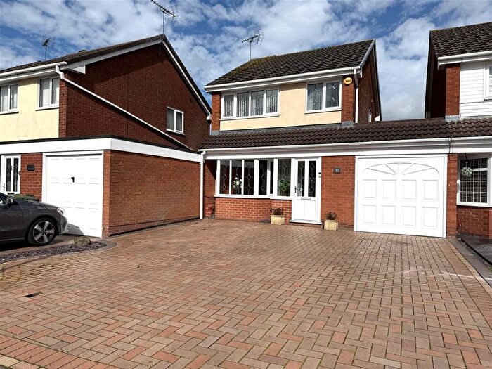 3 Bedroom Link Detached House For Sale In Kingswood Drive, Norton Canes, Cannock, WS11