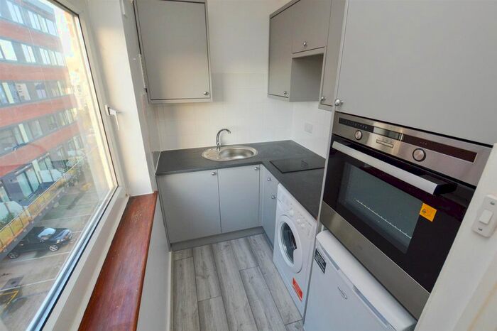 Studio To Rent In Upperton Road, Eastbourne, BN21