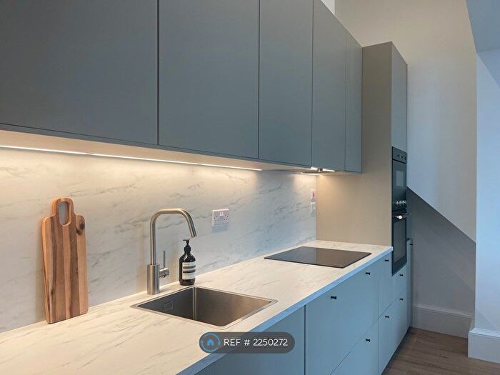 2 Bedroom Flat To Rent In Woodburn Place, Edinburgh, EH10