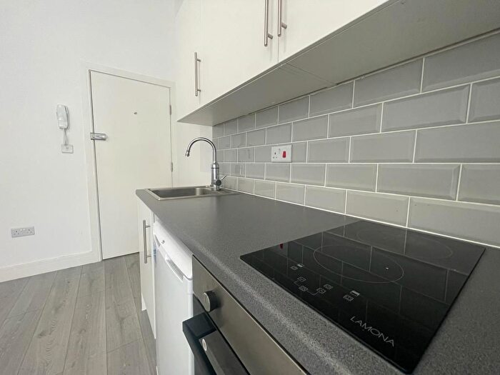 1 Bedroom Property To Rent In Ladbroke Grove, London, W10