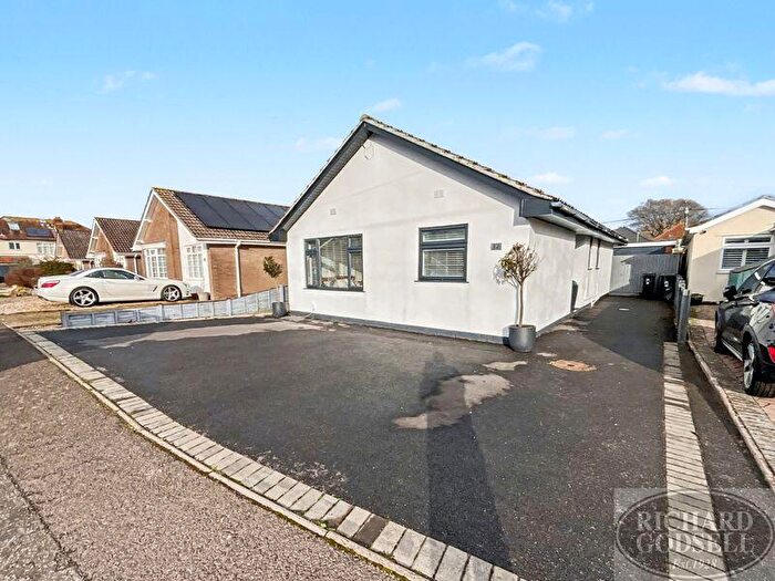 3 Bedroom Detached Bungalow For Sale In Christchurch, BH23