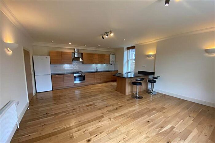 2 Bedroom Flat To Rent In Brondesbury Road, Queens Park, NW6