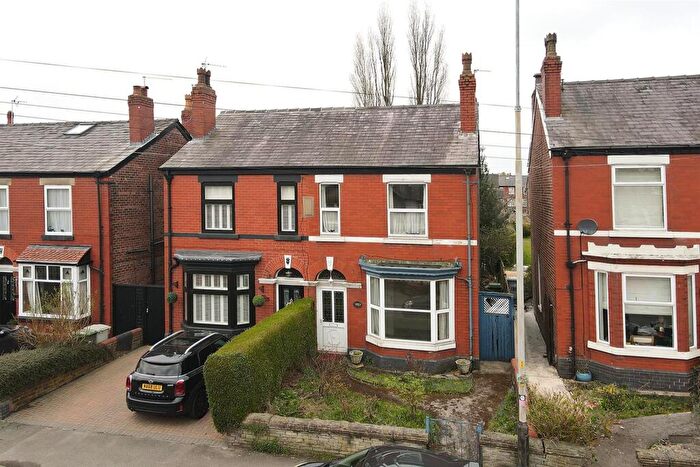 3 Bedroom Semi-Detached House For Sale In Bond Street, Macclesfield, SK11