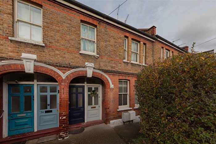2 Bedroom Maisonette For Sale In Leucha Road, Walthamstow, E17