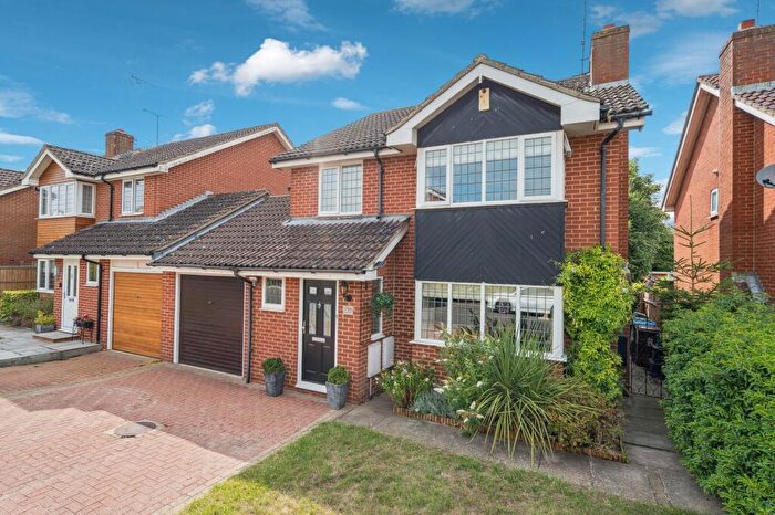 4 Bedroom Detached House For Sale In The Spiert, Stone, HP17