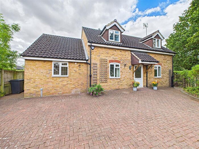 4 Bedroom Detached House For Sale In Petrel Way, Chelmsford, CM2