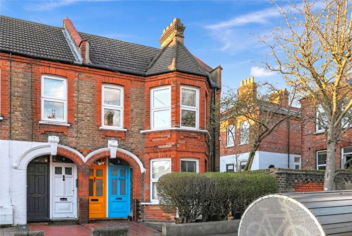 2 Bedroom Flat For Sale In Wetherden Street, Walthamstow, London, E17