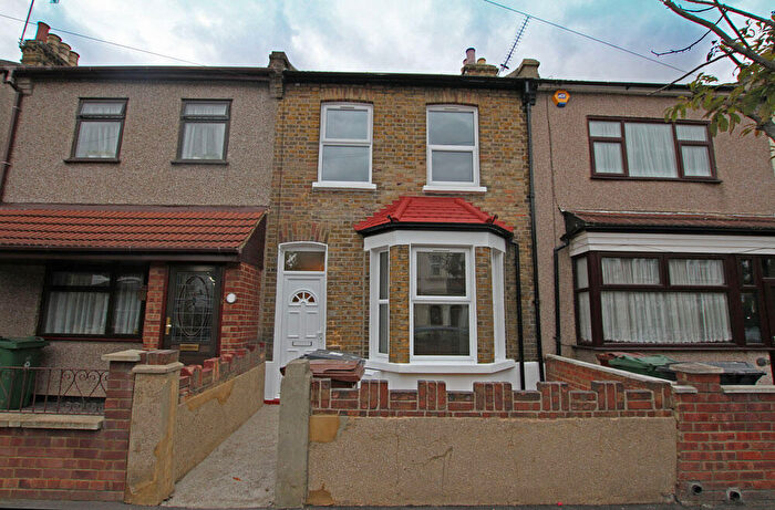 4 Bedroom Terraced House To Rent In Harvey Road, Leytonstone, E11