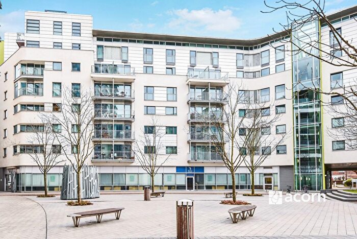 Studio To Rent In Long Lane, London, SE1